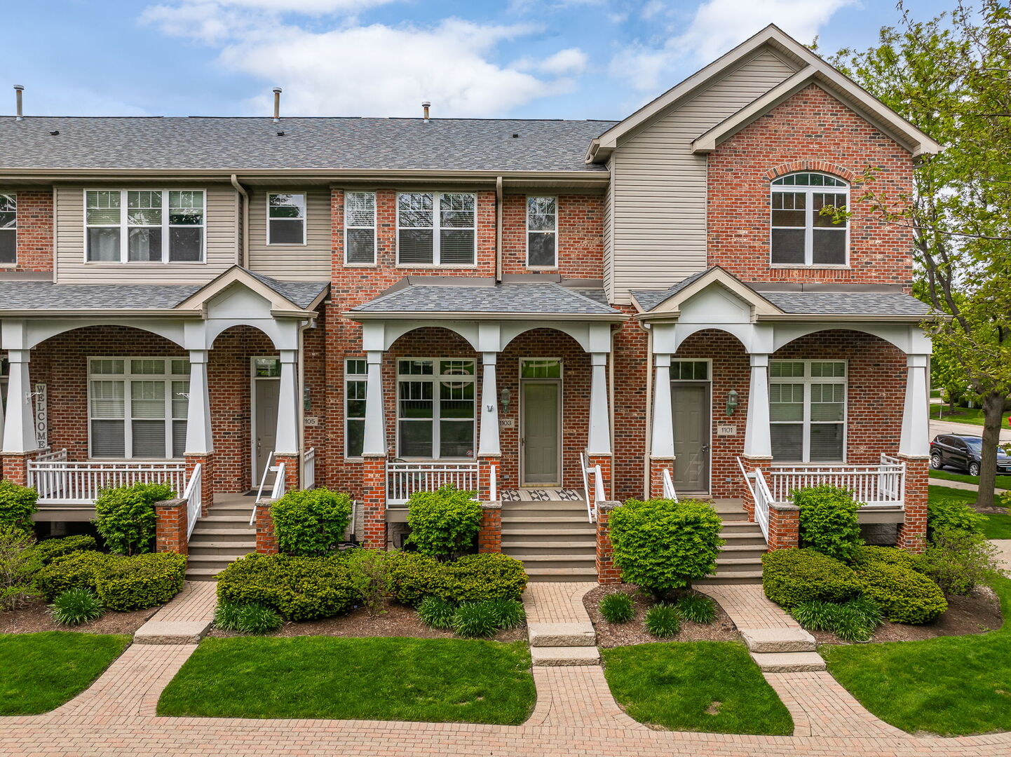 1103 Longwood Drive Lisle IL 60532