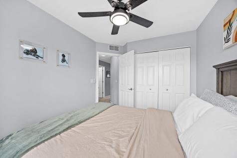 1103 Longwood Drive Lisle IL 60532