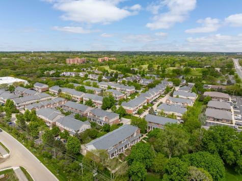1103 Longwood Drive Lisle IL 60532