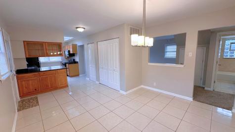 3125 West Whipple Drive Merrionette Park IL 60803