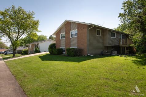 6425 Clark Drive Woodridge IL 60517