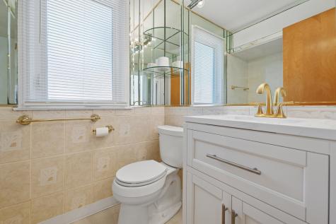 204 Bohland Avenue Bellwood IL 60104