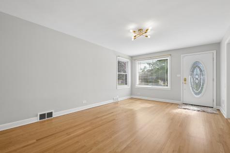 204 Bohland Avenue Bellwood IL 60104