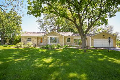 325 Lambert Road Glen Ellyn IL 60137