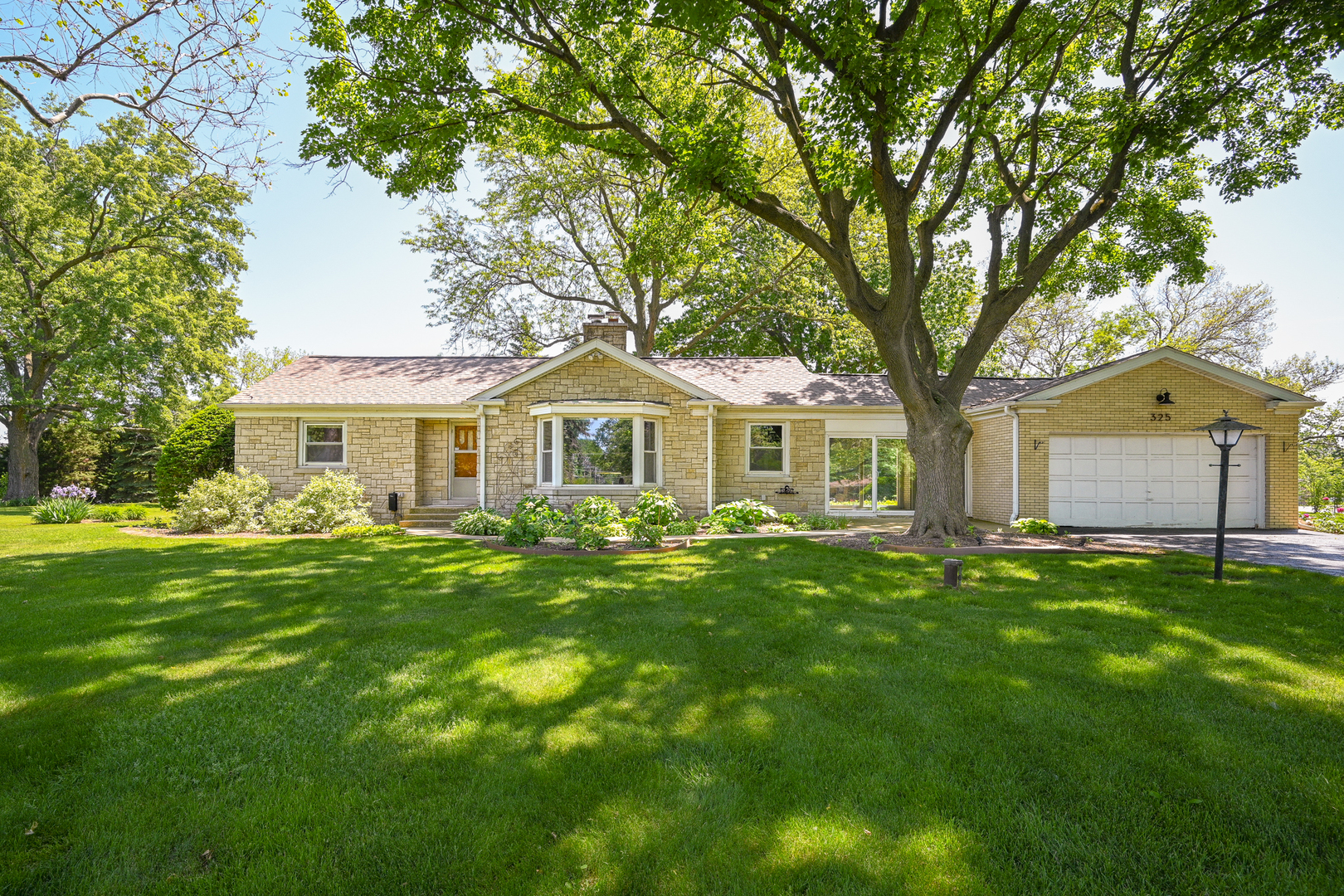 325 Lambert Road Glen Ellyn IL 60137
