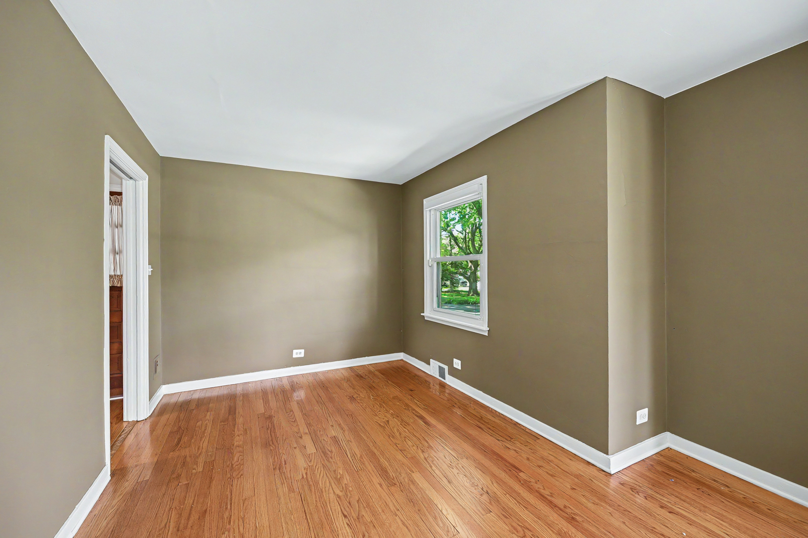 325 Lambert Road Glen Ellyn IL 60137