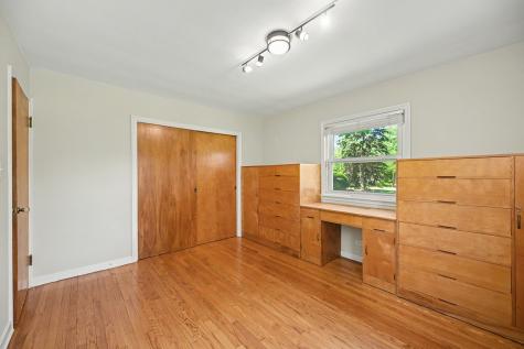 325 Lambert Road Glen Ellyn IL 60137