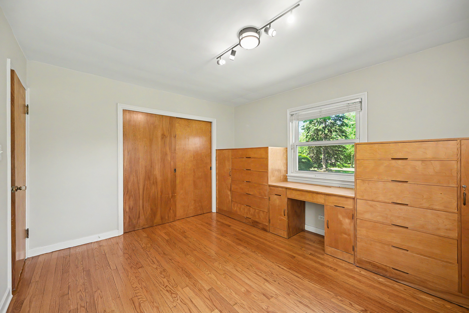 325 Lambert Road Glen Ellyn IL 60137