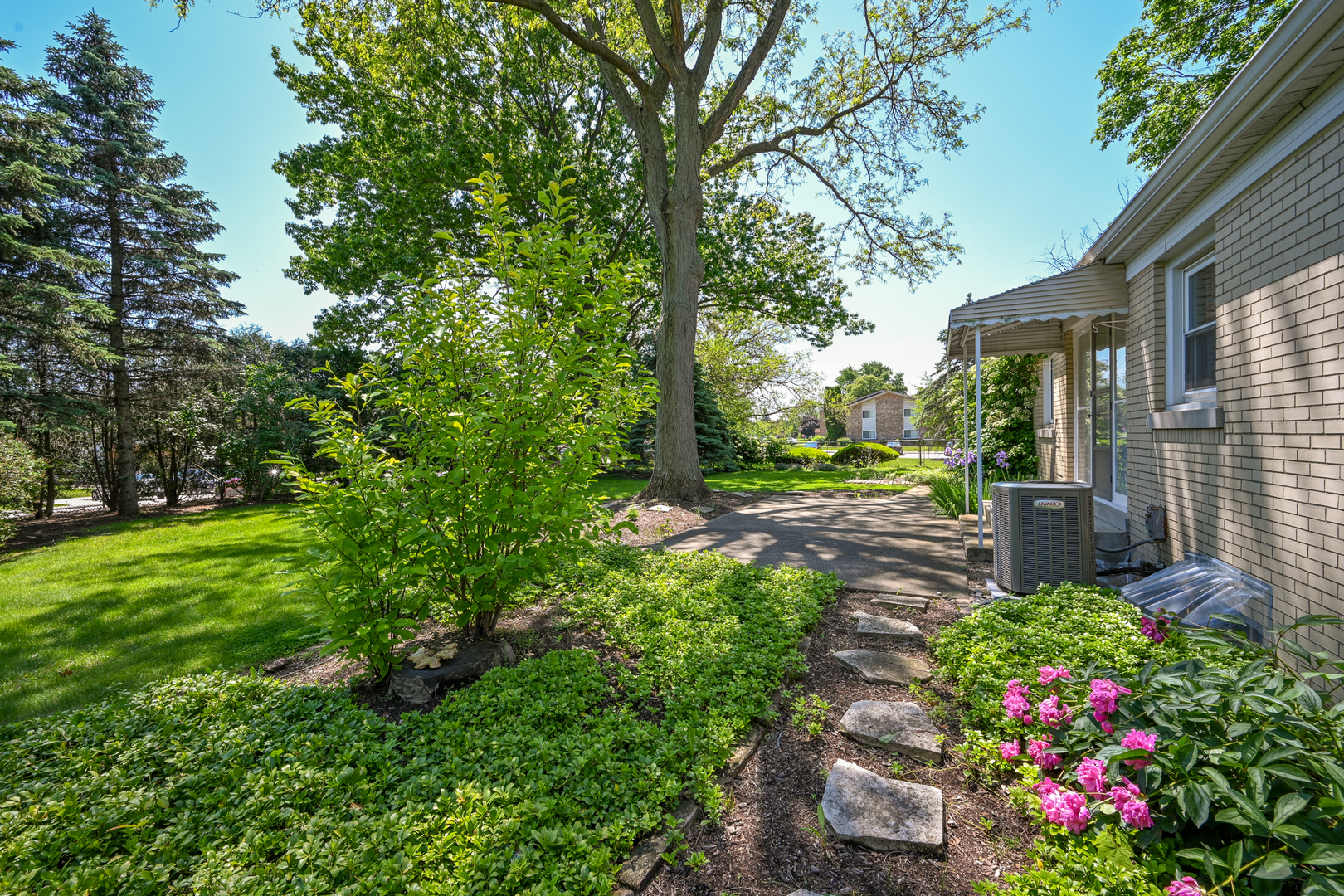 325 Lambert Road Glen Ellyn IL 60137