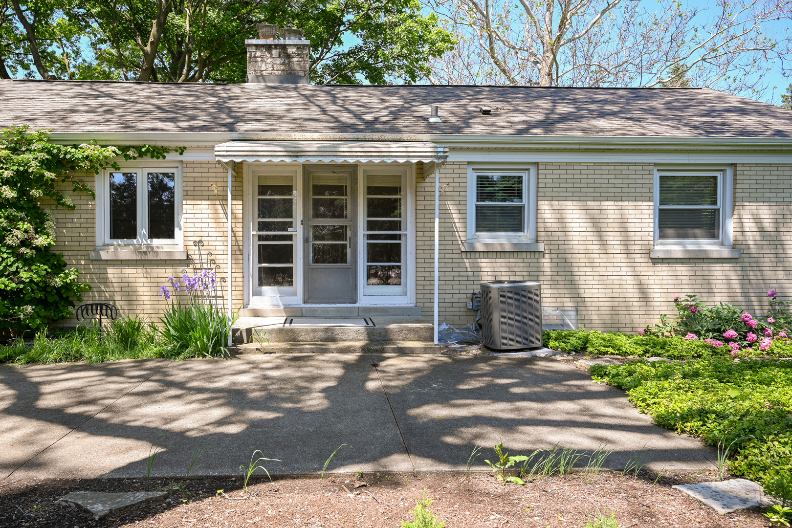 325 Lambert Road Glen Ellyn IL 60137