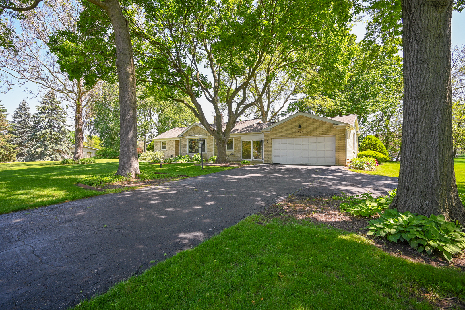 325 Lambert Road Glen Ellyn IL 60137