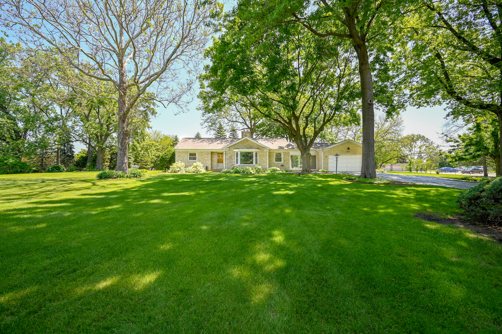 325 Lambert Road Glen Ellyn IL 60137