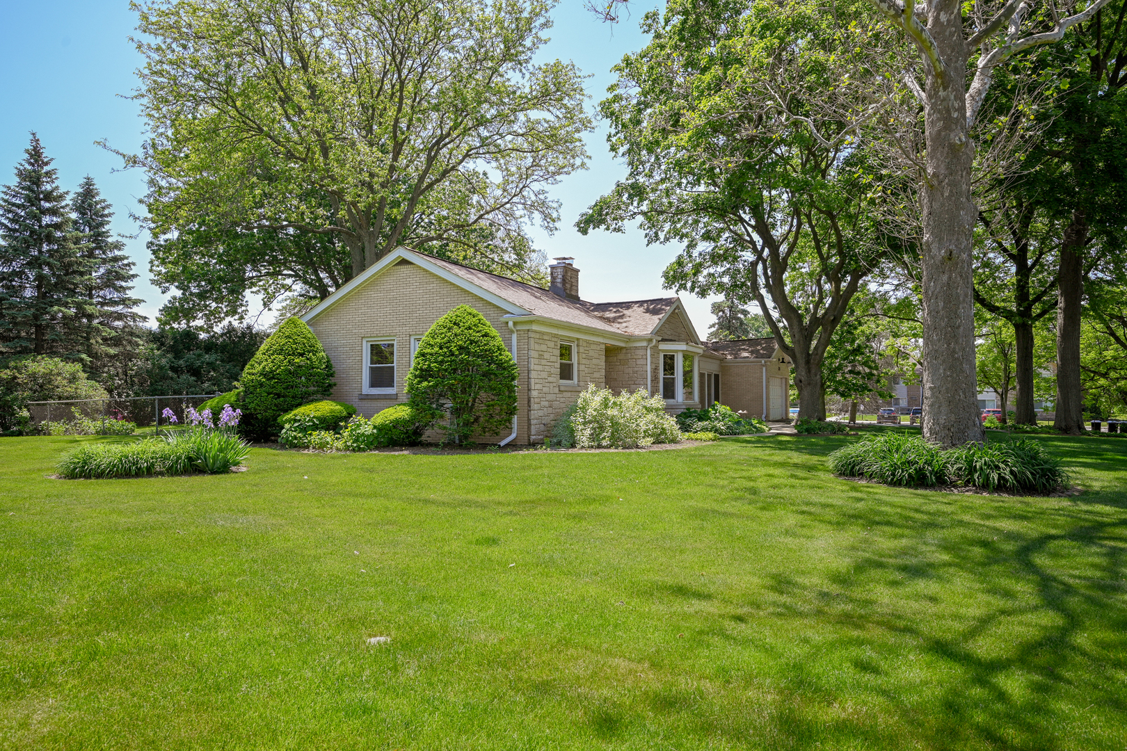 325 Lambert Road Glen Ellyn IL 60137