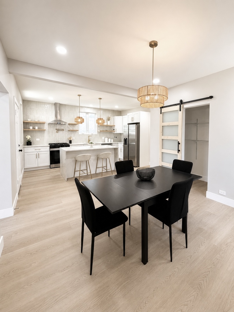 7611 South Ridgeland Avenue Chicago IL 60649