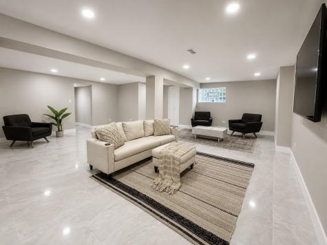 7611 South Ridgeland Avenue Chicago IL 60649