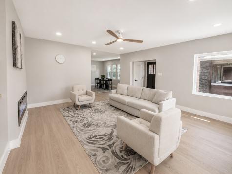 7611 South Ridgeland Avenue Chicago IL 60649