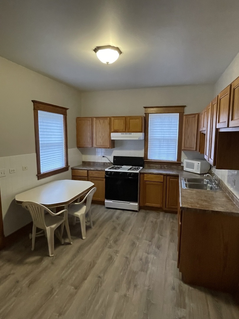 557 North Leamington Avenue Chicago IL 60644