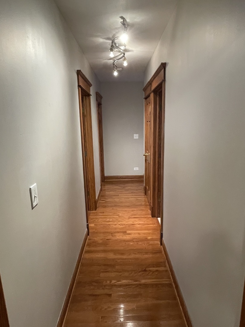 557 North Leamington Avenue Chicago IL 60644