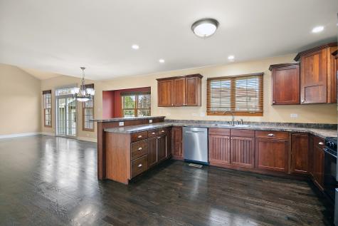 1123 Meadow Path Manteno IL 60950