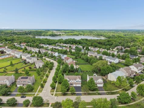 680 North Silver Leaf Lane Round Lake IL 60073