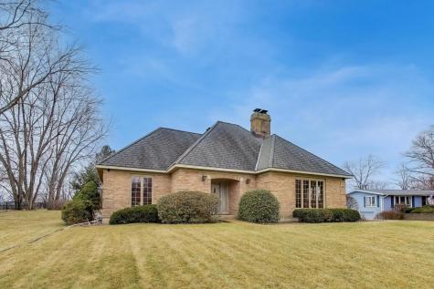 36W787 Red Haw Lane St. Charles IL 60174