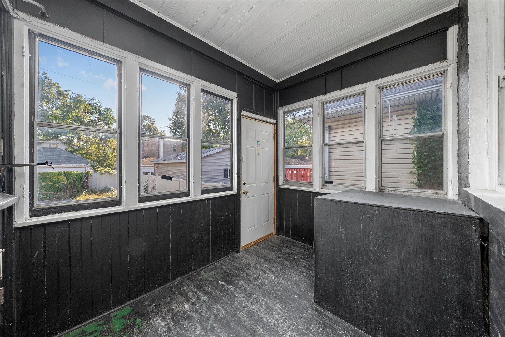 7643 South Paxton Avenue Chicago IL 60649