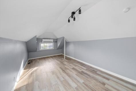 7643 South Paxton Avenue Chicago IL 60649