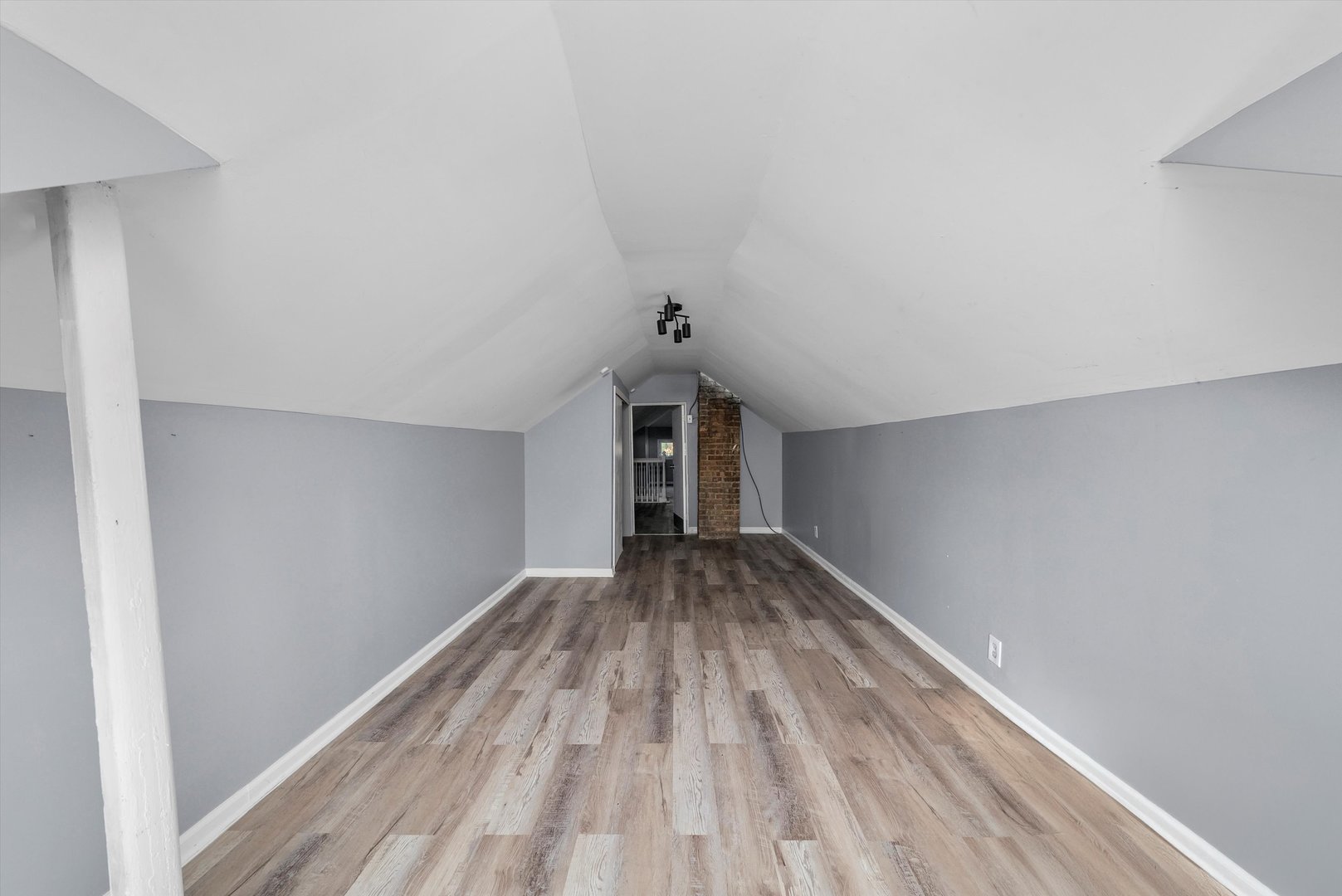 7643 South Paxton Avenue Chicago IL 60649