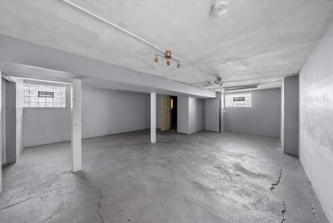 7643 South Paxton Avenue Chicago IL 60649