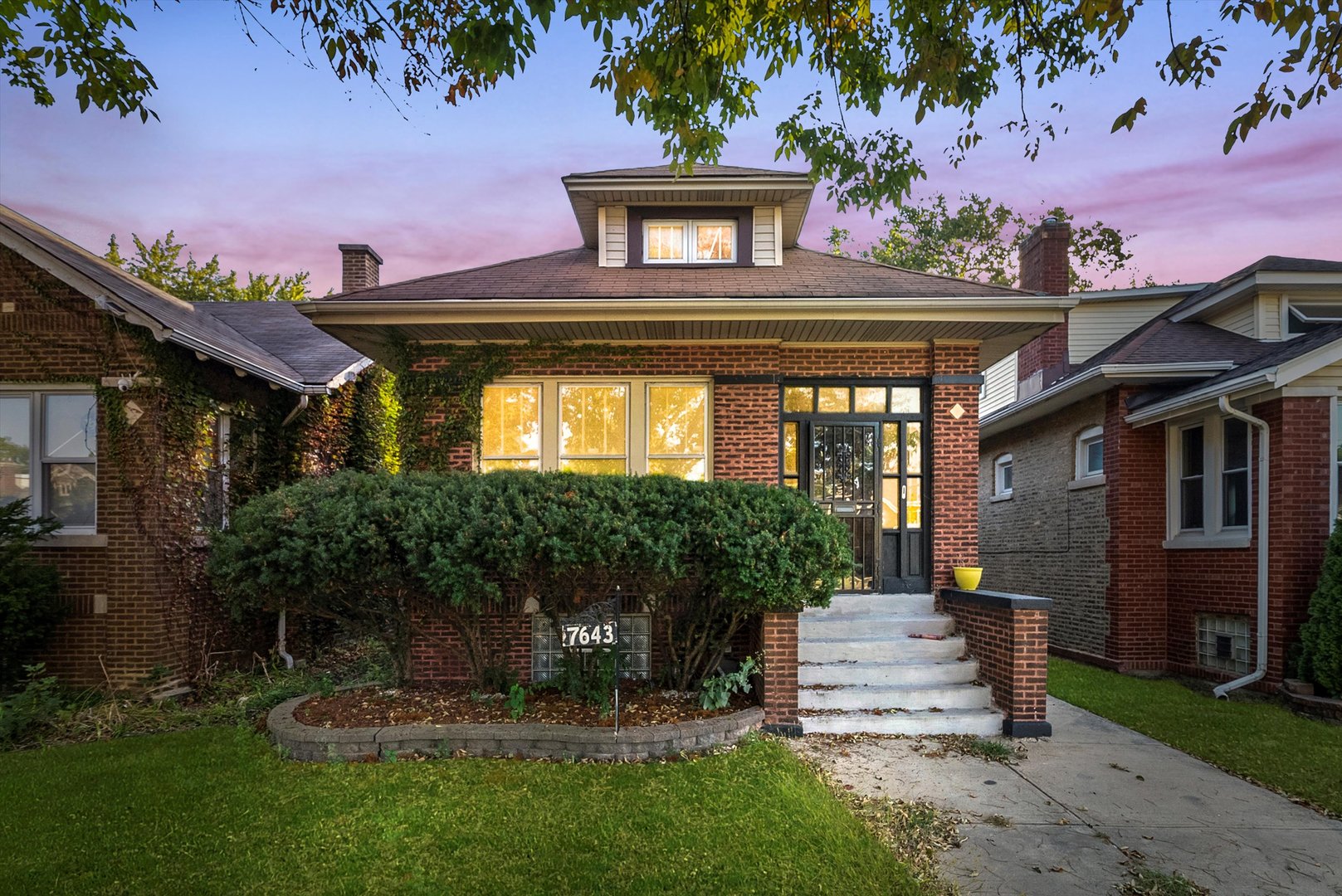 7643 South Paxton Avenue Chicago IL 60649