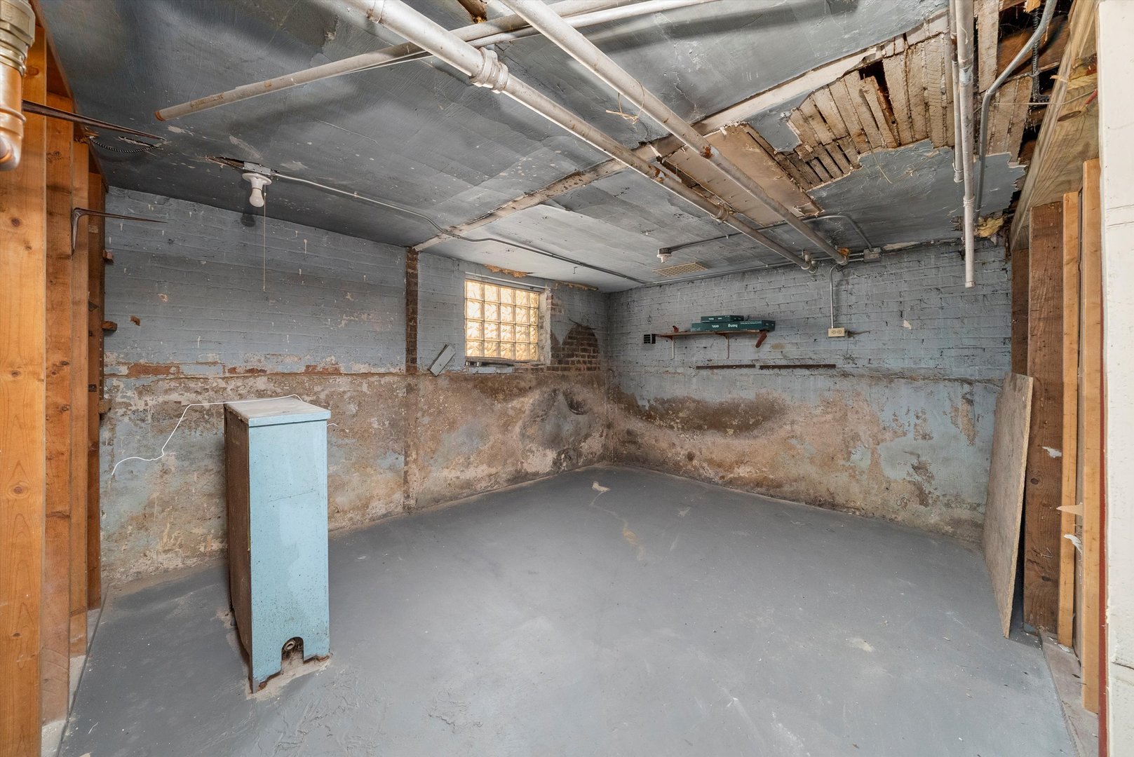 7643 South Paxton Avenue Chicago IL 60649