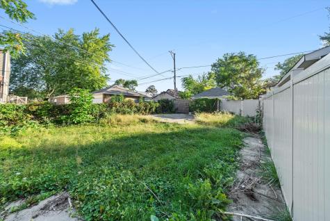 7643 South Paxton Avenue Chicago IL 60649
