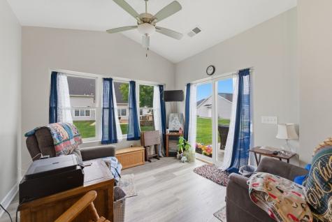 186 Beacon Harbor Circle East Moline IL 61244