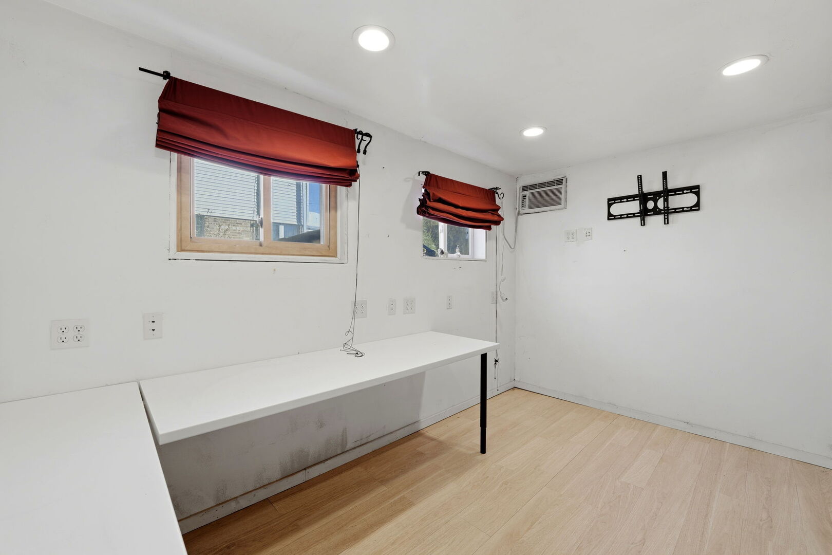 7731 West Farragut Avenue Chicago IL 60656