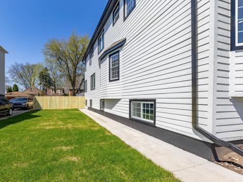 3548 Clinton Avenue Berwyn IL 60402