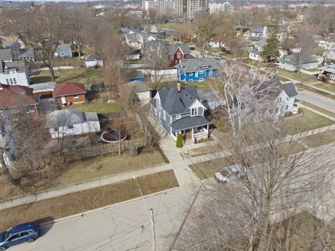 410 Standish Street Elgin IL 60123