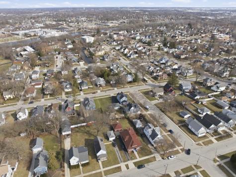 410 Standish Street Elgin IL 60123
