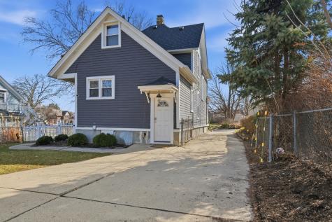 410 Standish Street Elgin IL 60123