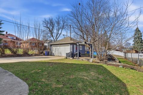 410 Standish Street Elgin IL 60123