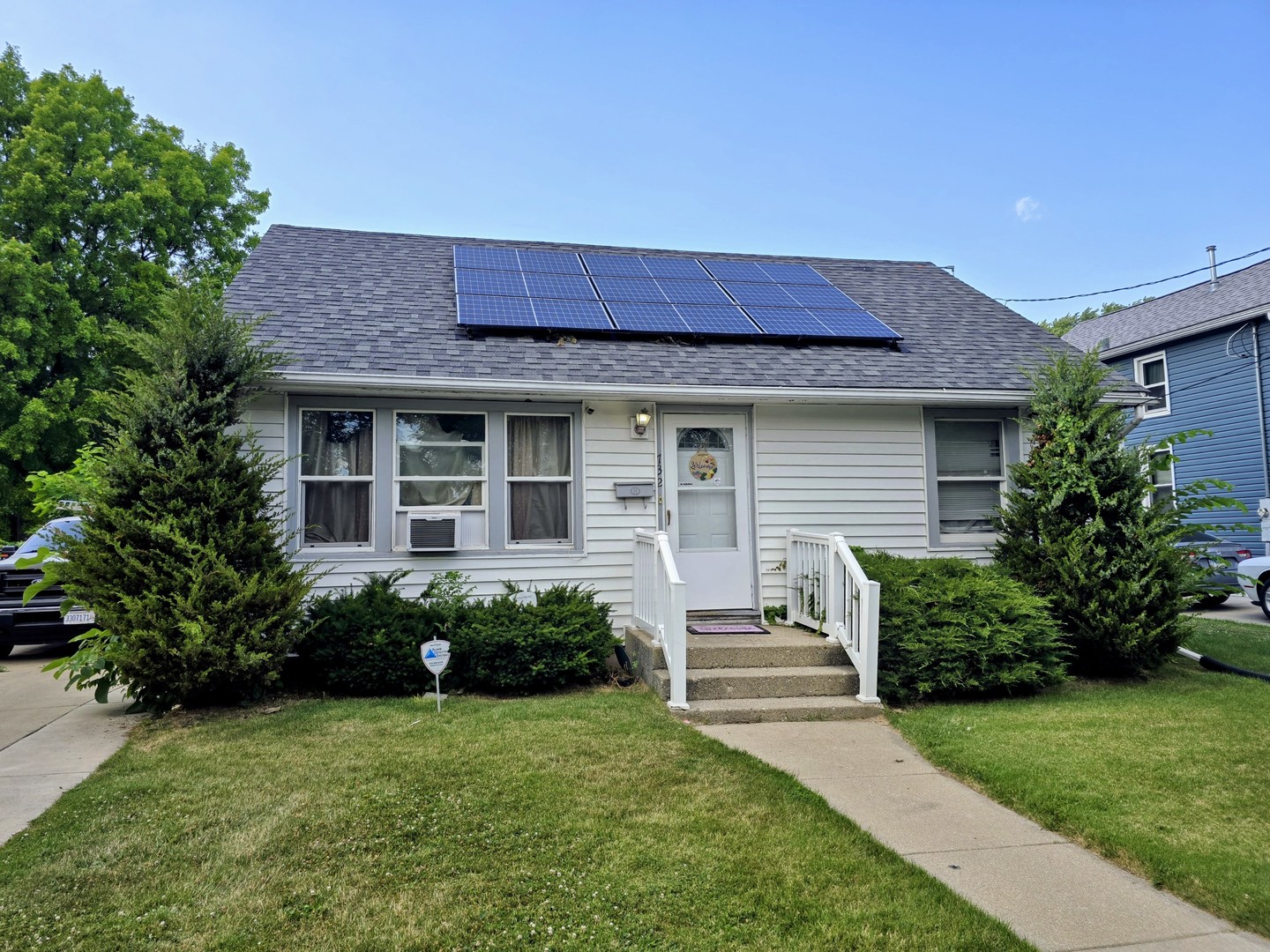 732 Pierce Street Aurora IL 60505