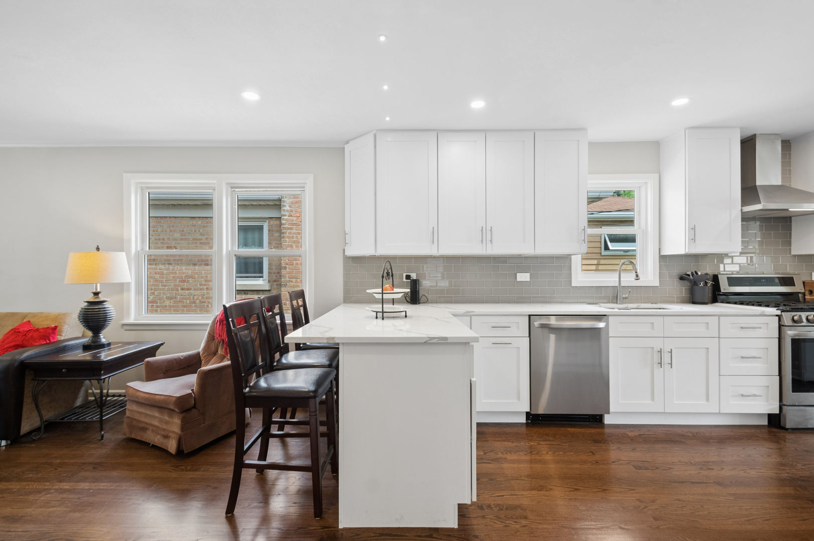 6341 North Tripp Avenue Chicago IL 60646