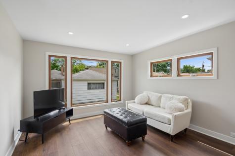 6341 North Tripp Avenue Chicago IL 60646