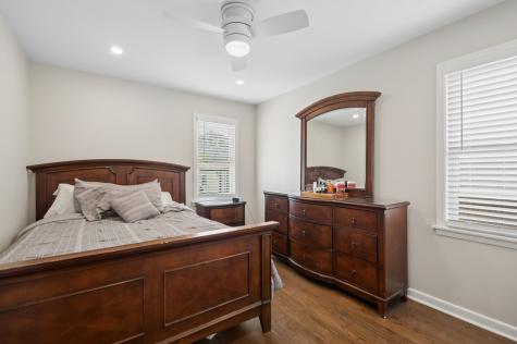 6341 North Tripp Avenue Chicago IL 60646