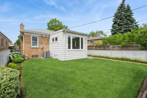 6341 North Tripp Avenue Chicago IL 60646