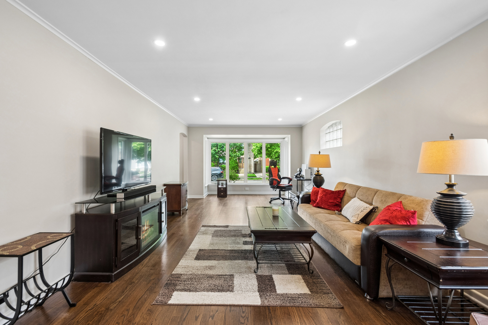 6341 North Tripp Avenue Chicago IL 60646