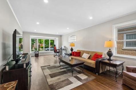 6341 North Tripp Avenue Chicago IL 60646