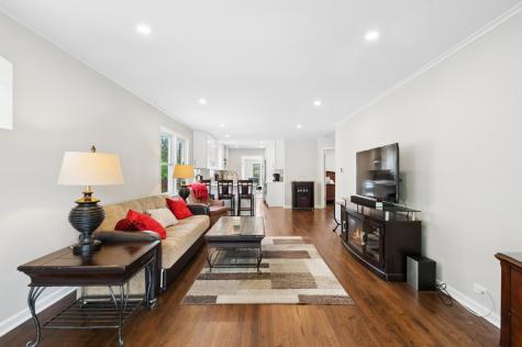 6341 North Tripp Avenue Chicago IL 60646