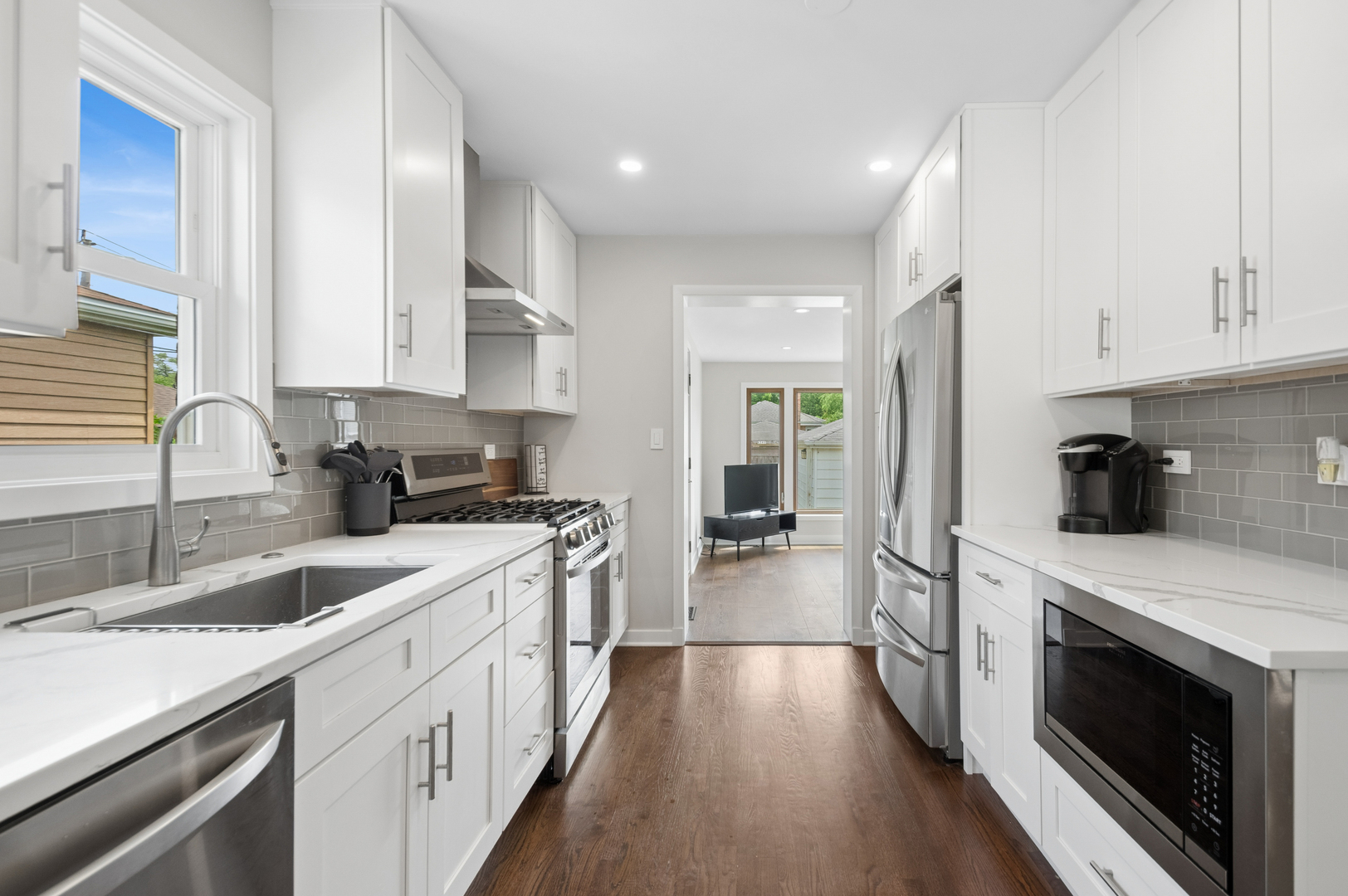 6341 North Tripp Avenue Chicago IL 60646