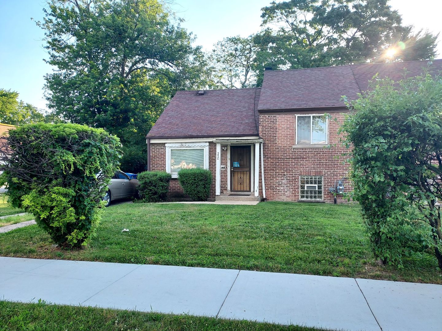 9834 South Oglesby Street Chicago IL 60617