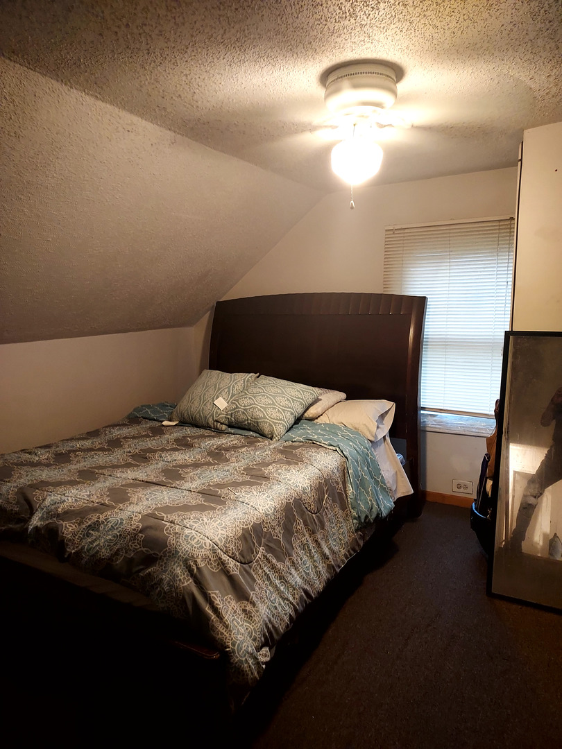 9834 South Oglesby Street Chicago IL 60617